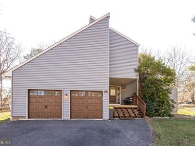 18 Eastwood Dr