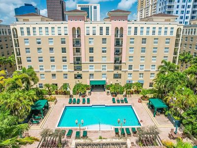 520 SE 5th Ave APT 1307