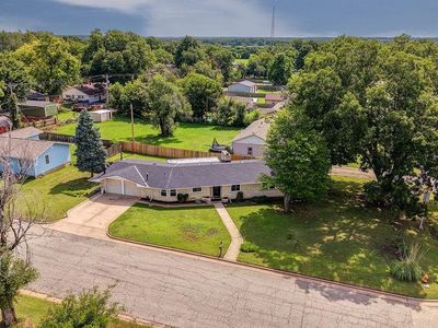 Property at 102 Highland Dr, Arkansas City, KS