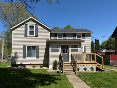 401 E Prairie St