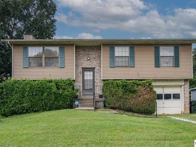 Property at 899 Timberwood Dr, Radcliff, KY