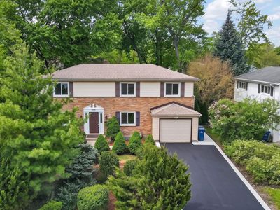 Property at 208 Pine St, Deerfield, IL