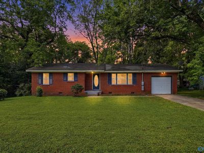 2703 Pinetree Ln NW