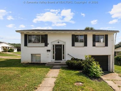 402 Circle Dr