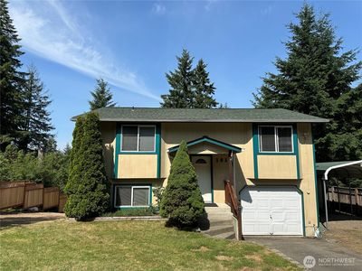 1010 NE Larson Boulevard