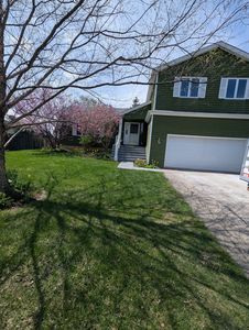 Property at 6 Crows Nest Ct, Grayslake, IL