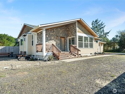 554 Ocean Shores Boulevard NW