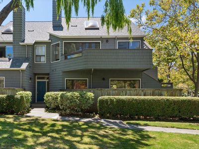 913 Shoreline Dr