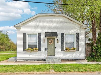 Property at 421 Wolf St, Edwardsville, IL