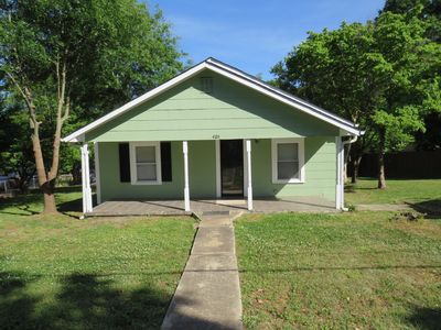 406 River Dr