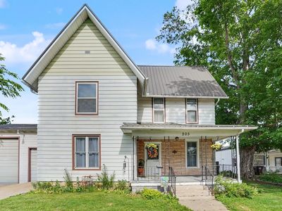 205 N Walnut St