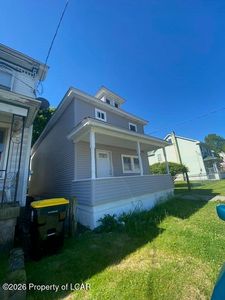 77 W Pine St