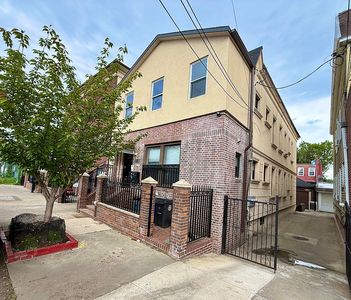 5718 79th Ave