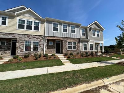 208 Sagecroft Ln