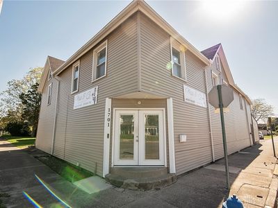 1701 Lexington Ave