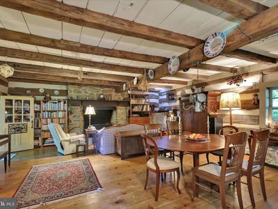 1095 Texter Mountain Rd
