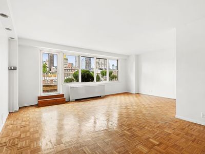 305 E 24th St APT 18S