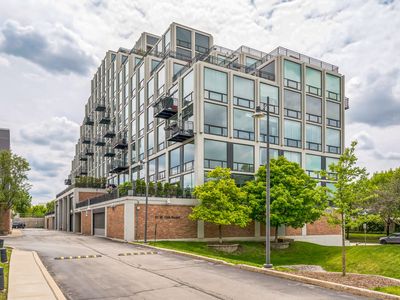 61 W 15th St APT 407