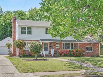 213 Brooke Dr