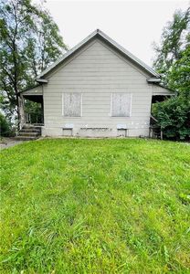 525-527 Riverview Ave