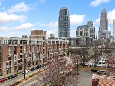 710 W Trade St UNIT 309