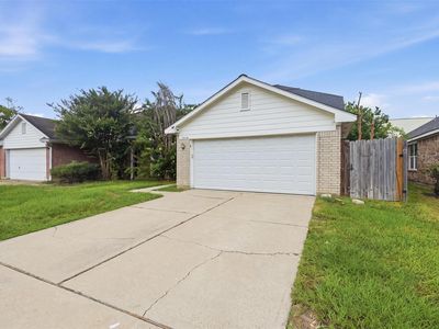 7315 Village Lake Dr