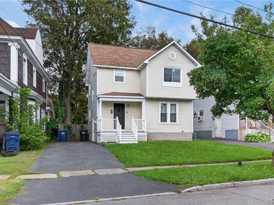 313 Baker Ave