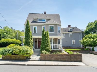 369 Bacon St