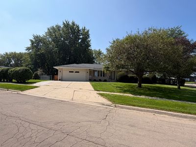 802 S Canterbury Dr