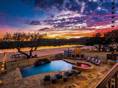 3500 River Oaks Drive