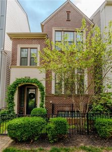 603 Broadview Ter NE