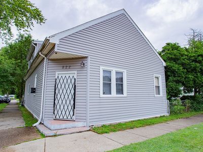 Property at 822 11th St, North Chicago, IL