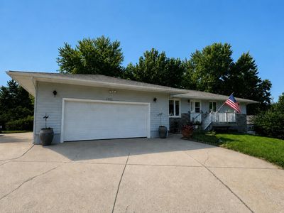 1902 Maurer Dr