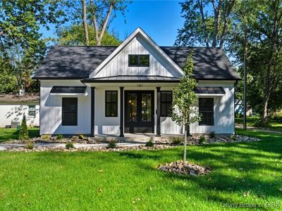 141 W Douglas Avenue