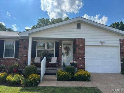 871 Woodridge Dr