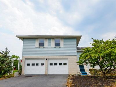 Property at 1760 Peachtree Cir, Whitehall, PA