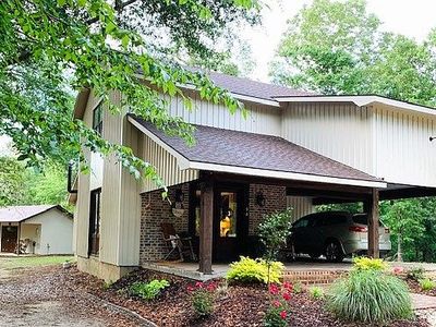 98 Thompson Creek Ln