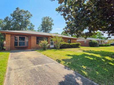 371 Oakland Cir NW