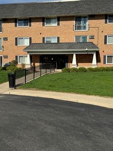 580 Lawrence Ave APT 113