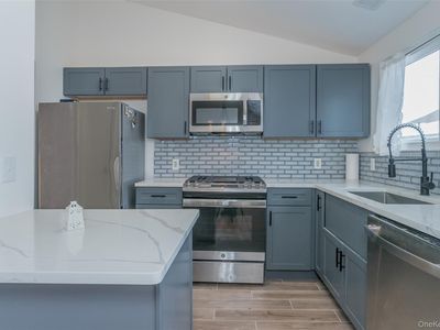 2113 Whispering Hills