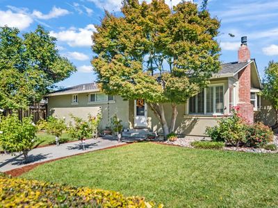 607 Los Olivos Dr