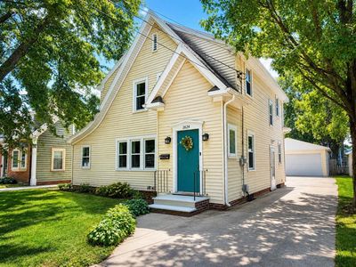 1824 Strong Ave