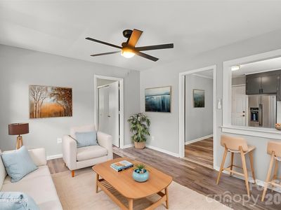1813 Isaac Pl