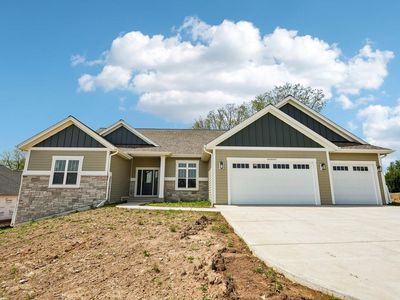 W254N5593 Crescent Hill DRIVE