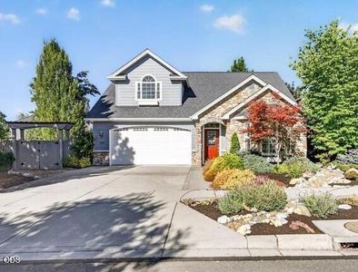 1240 Stonegate Dr