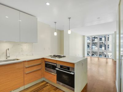 130 W 20th St APT 4B
