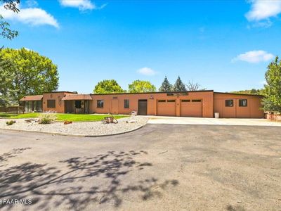 11230 N Dora Ln