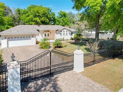 25 E Chesley Ave