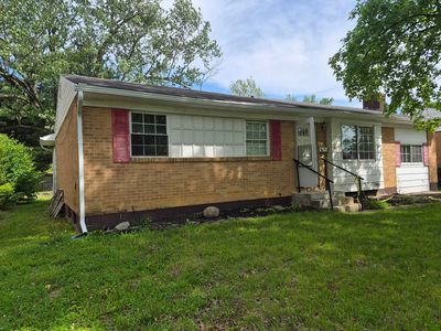 1870 Lonsdale Rd
