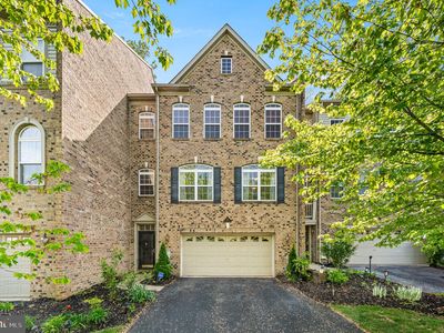 3158 Woods Edge Dr
